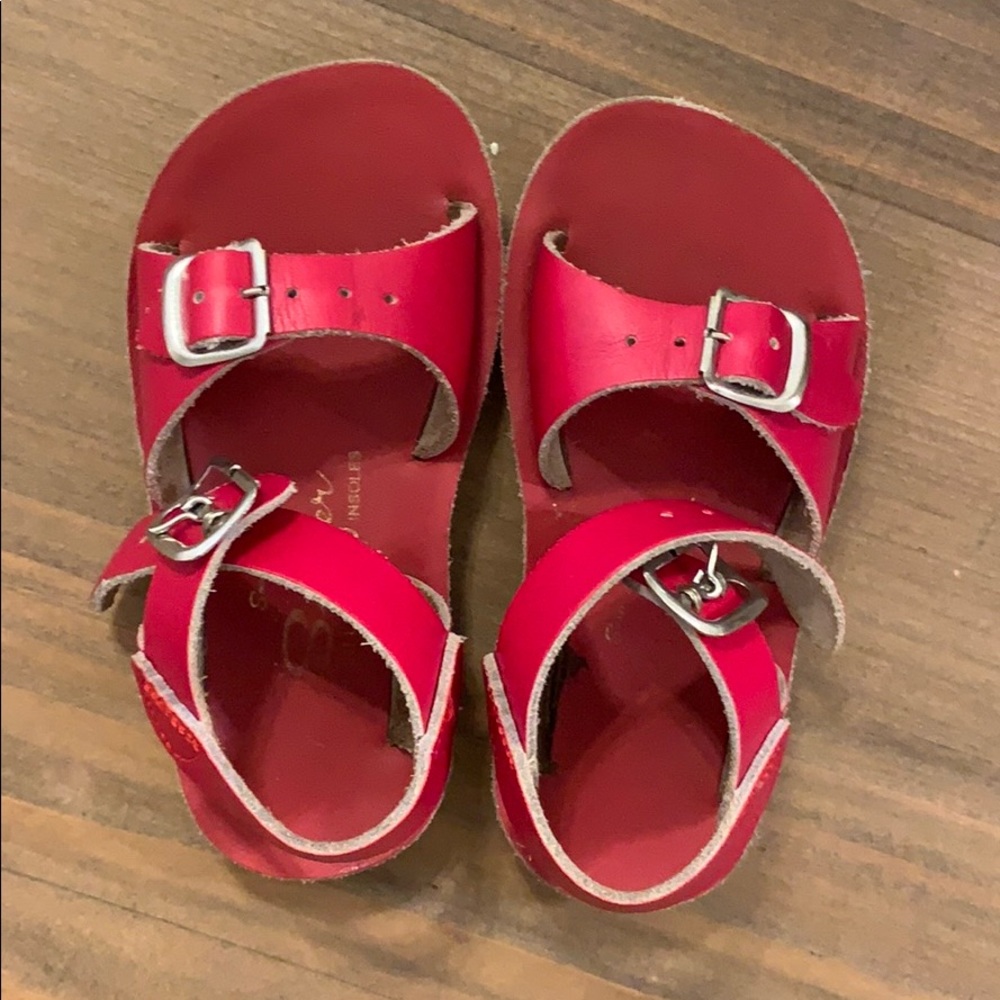 Red Sun-San sandals, size 7